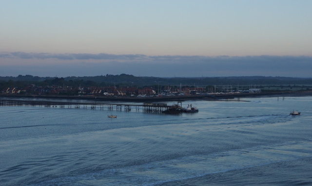 Morgendliches Einlaufen in den Hafen von Southampton