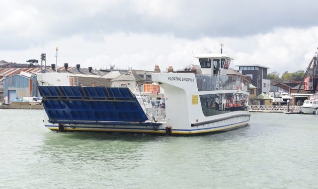 Die Floating Bridge ist die Verbindung zwischen West Cowes und East Cowes