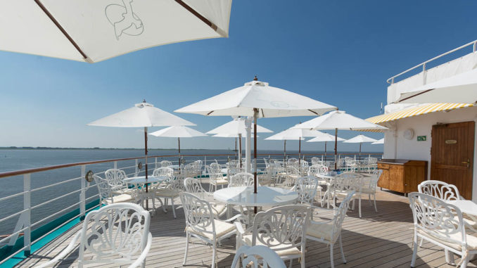 Gemütlich und viel Platz: das Lido-Deck