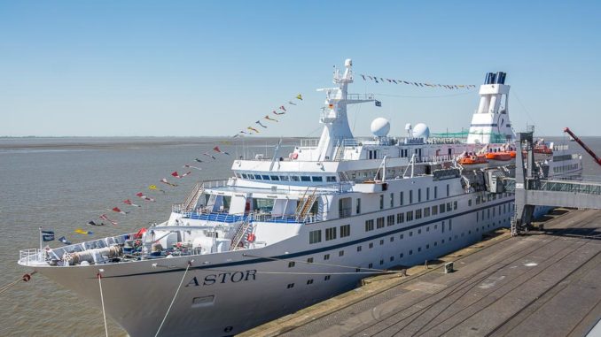 Die MS Astor in Bremerhaven