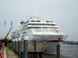 MS Europa in Hamburg