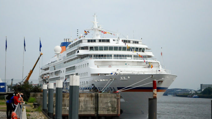 MS Europa in Hamburg
