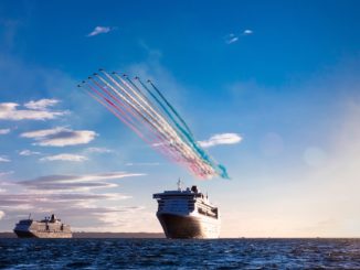 Die drei Cunard Queens beim Auslaufen aus Southampton. Foto: Christopher Ison