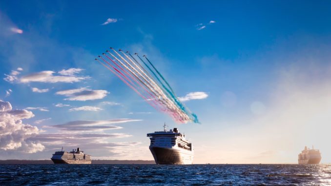 Die drei Cunard Queens beim Auslaufen aus Southampton. Foto: Christopher Ison