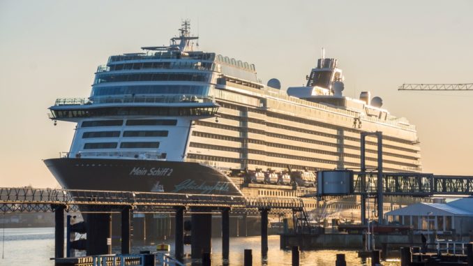 Die Mein Schiff 2 in Kiel