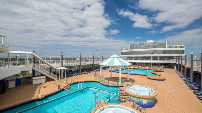 Pooldeck der Norwegian Pearl