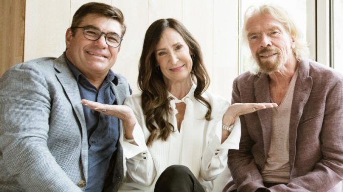 Wendy Williams zwischen Tom McAlpin und Richard Branson. Foto: Virgin Voyages