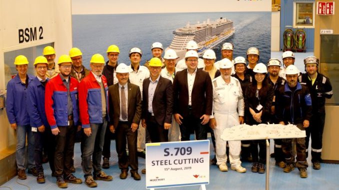 Heute fand der symbolische Brennstart des zweiten AIDA LNG-Kreuzfahrtschiffes statt. Foto: Meyer Werft / Michael Wessels
