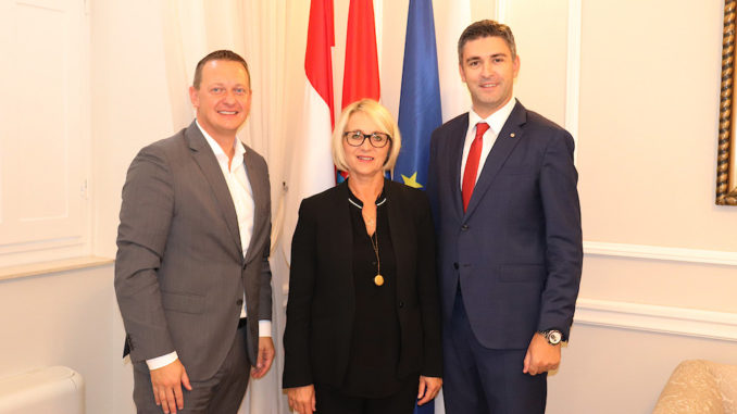 Felix Eichhorn, Jelka Tepsic, Mato Frankovic. Foto: AIDA Cruises