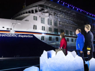 Taufpatin Laura Dekker, Karl J. Pojer, CEO Hapag-Lloyd Cruises und Kapitän Ulf Wolter bei der Taufe der Hanseatic inspiration. Foto: Richard Huebner Hapag-Lloyd Cruises