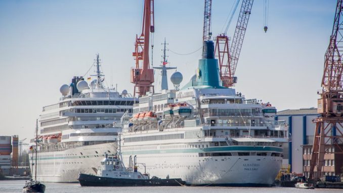 Albatros und Amera in Emden