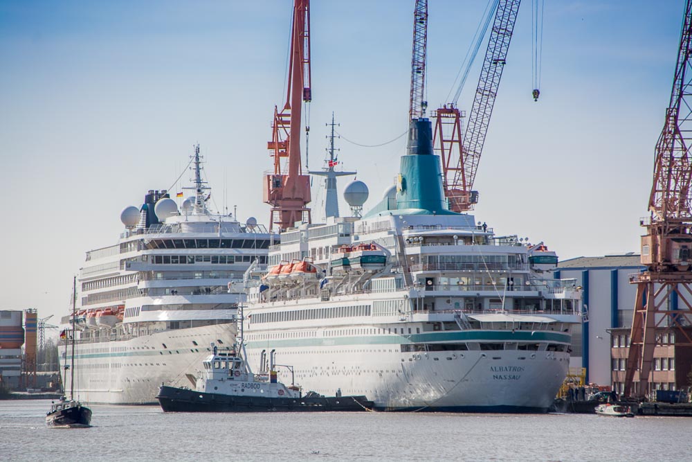 Albatros und Amera in Emden