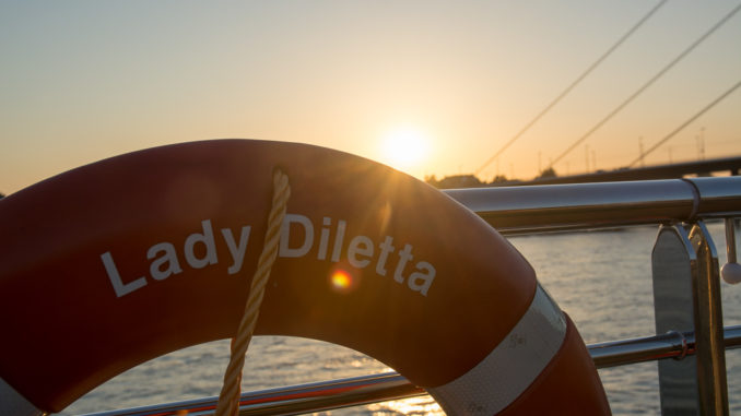 Mit der Lady Diletta über den abendlichen Rhein