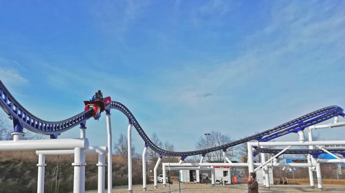 An Land ist die Achterbahn Bolt bereits gefahren. Foto: Maurer Rides