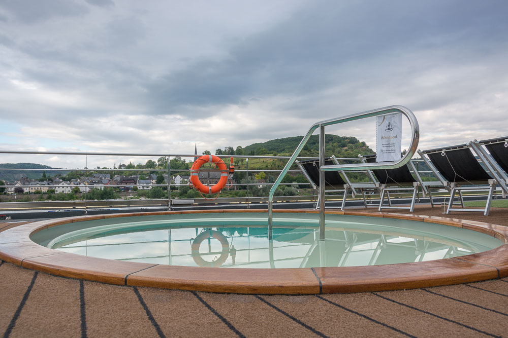 Pool auf dem Oberdeck