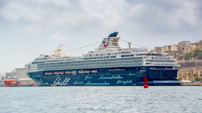 Die Mein Schiff Herz im Hafen von Valletta