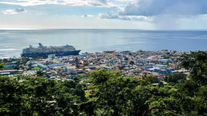 Die Mein Schiff 5 in der Karibik auf Dominica