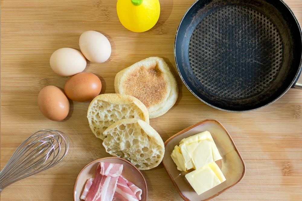 Zutatenübersicht für die Eggs Benedict