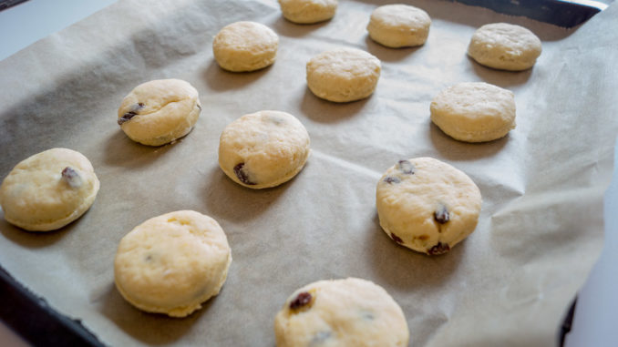 Die Scones können bald gebacken werden