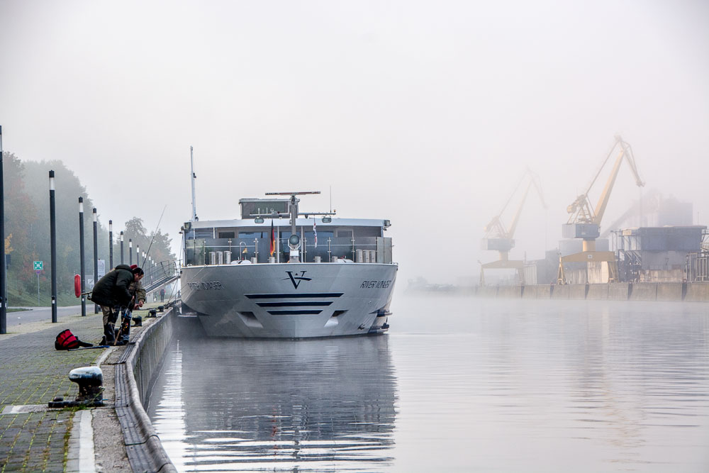 Die River Voyager in Nürnberg im Main-Donau-Kanal