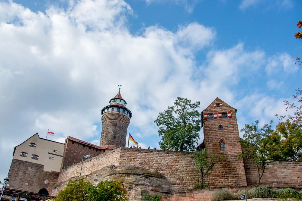 Die Kaiserburg thront über Nürnberg