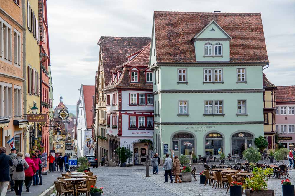 Am Marktplatz in Rothenburg ob der Tauber